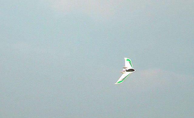 fly2air.com - FlyingWing mit Impeller