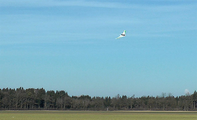 fly2air.com - FlyingWing mit Impeller