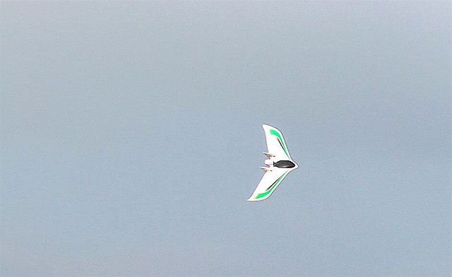 fly2air.com - FlyingWing mit Impeller